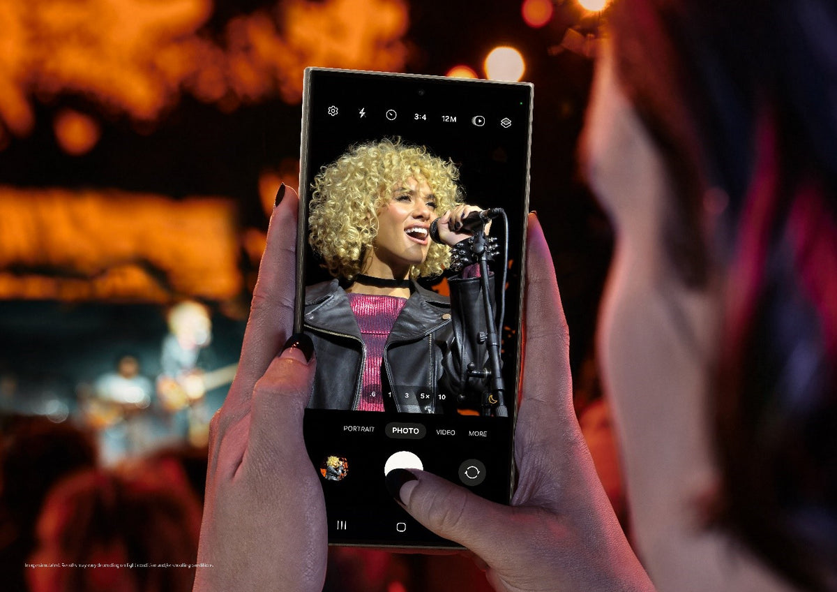 Galaxy S24 Ultra – capturing concert photo with Nightography zoom camera